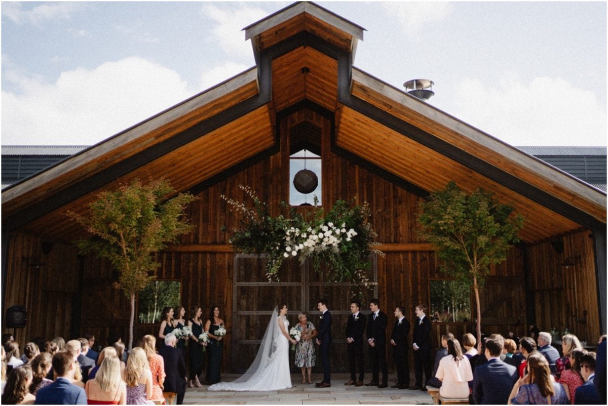 A beautiful Stables Bendooley Estate wedding ceremony